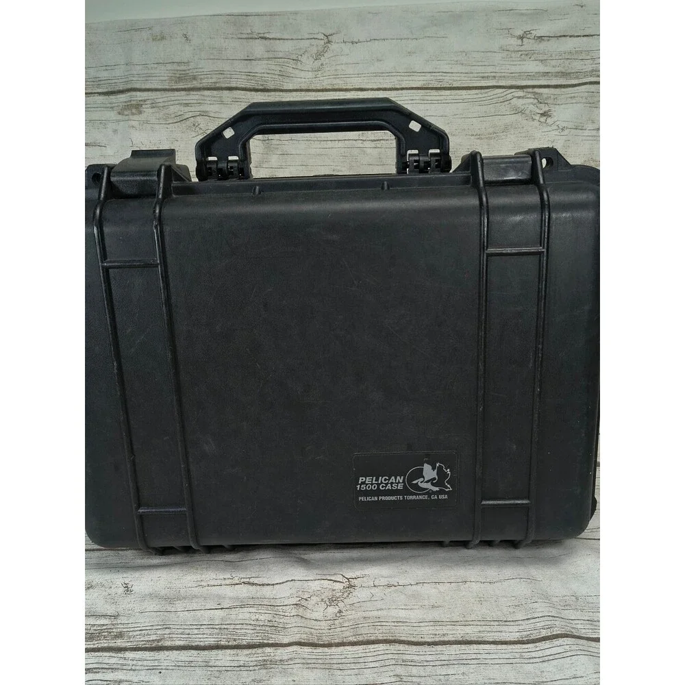 Pelican 1500, Black, Genuine, Medium Protector Case 18.5 X 14.06 X 7.75